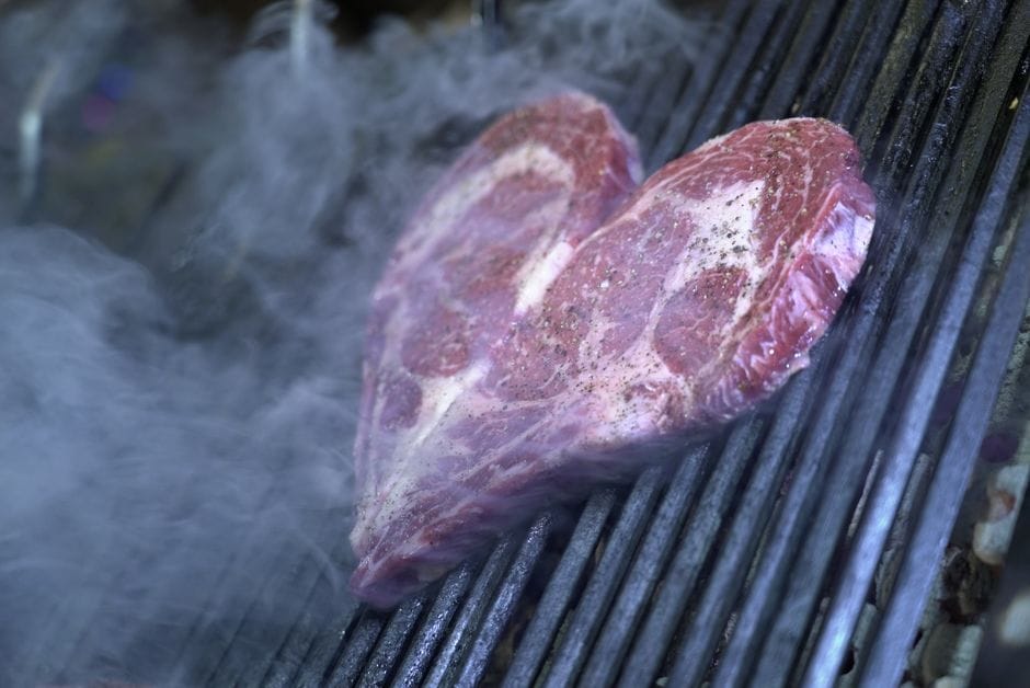 Cuire un steak comme il faut : la chaleur, le repos, rien d'autre